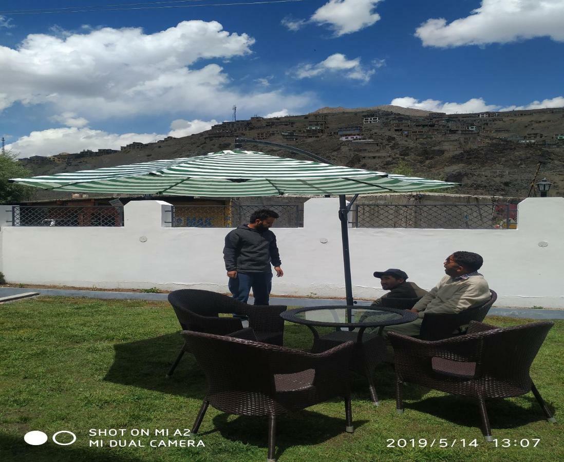 Hotel Kargil Heights Exterior foto
